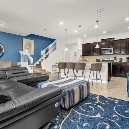 5 Bedrooms - 4,5 Bathrooms - Solterra 4618 Td